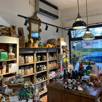 Illuminazione a led su binario per negozi, showroom e uffici